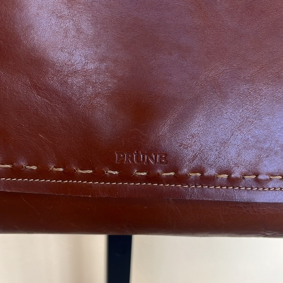 Prune Leather Shoulder Bag. Preloved - Picture 2 of 11